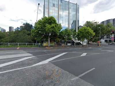 Halo Bar & Restaurant