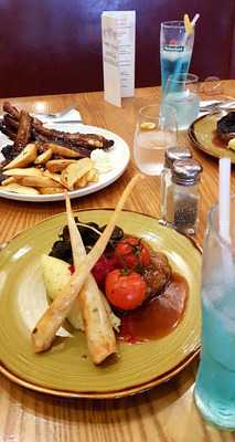 The Tin Goose Bar & Cafe