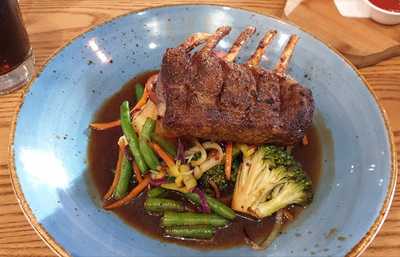 The Tin Goose Bar & Cafe