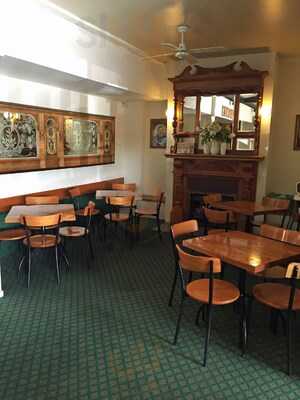 Harlequin Bar And Restaurant