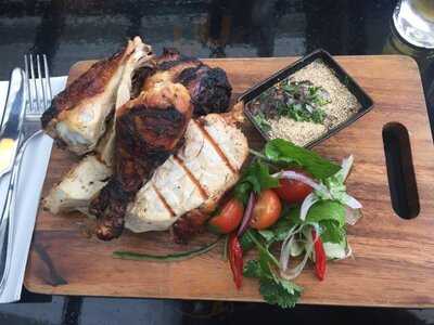 Farang Cafe & Bistro