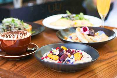 The Alex Bar & Eatery