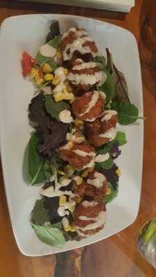 Chin Wags Restaurant & Bar