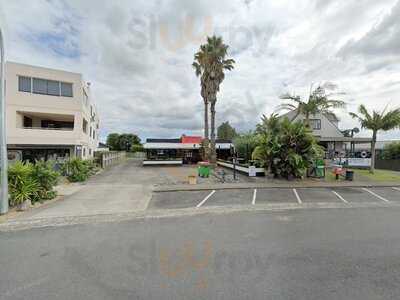 Chin Wags Restaurant & Bar