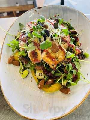 Charlie & George Cafe