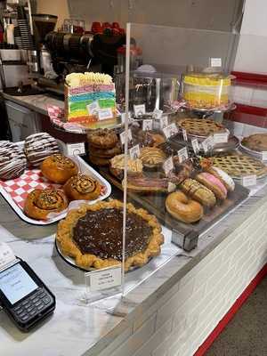 The Pie Piper & Doornuts