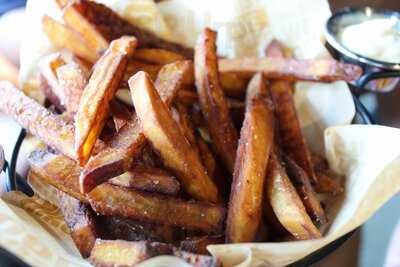 Noa Chargrill + Burger