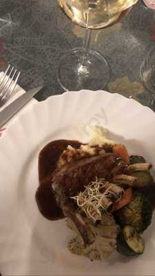 Quad Kitchen And Bar