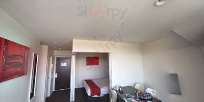 Quad Kitchen And Bar