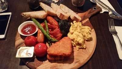 High Five Cafe & Bar