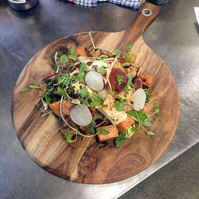 High Five Cafe & Bar