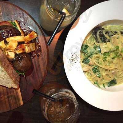 High Five Cafe & Bar