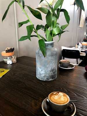 M.e. Meadowbank Eatery