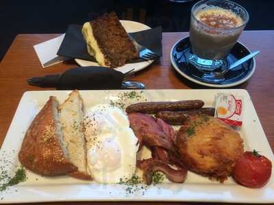 Mac's Down Under Bar