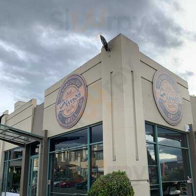 Simo's Charcoal & Grill