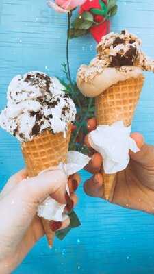 Crunchtower Desserts & Drinks Room