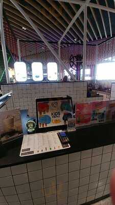 Hulucat Tea And Mocktail