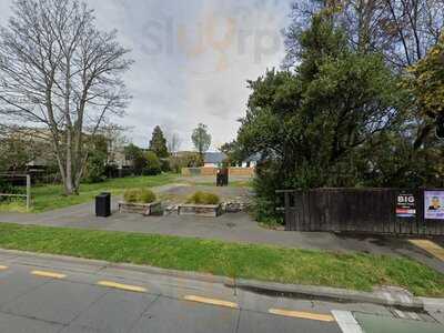 Izzy's Cafe & Coffee Bar