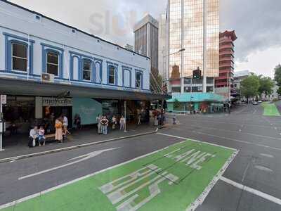 The Maze Cafe - Restaurant - Bar