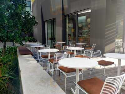 Wander Cafe & Bistro