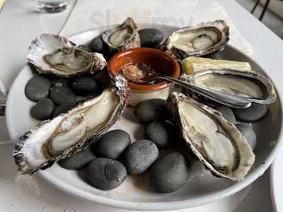 Wander Cafe & Bistro