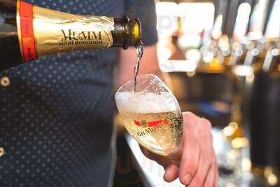 The Crown Pub And Beer Garden