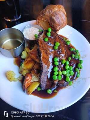 The Crown Pub And Beer Garden