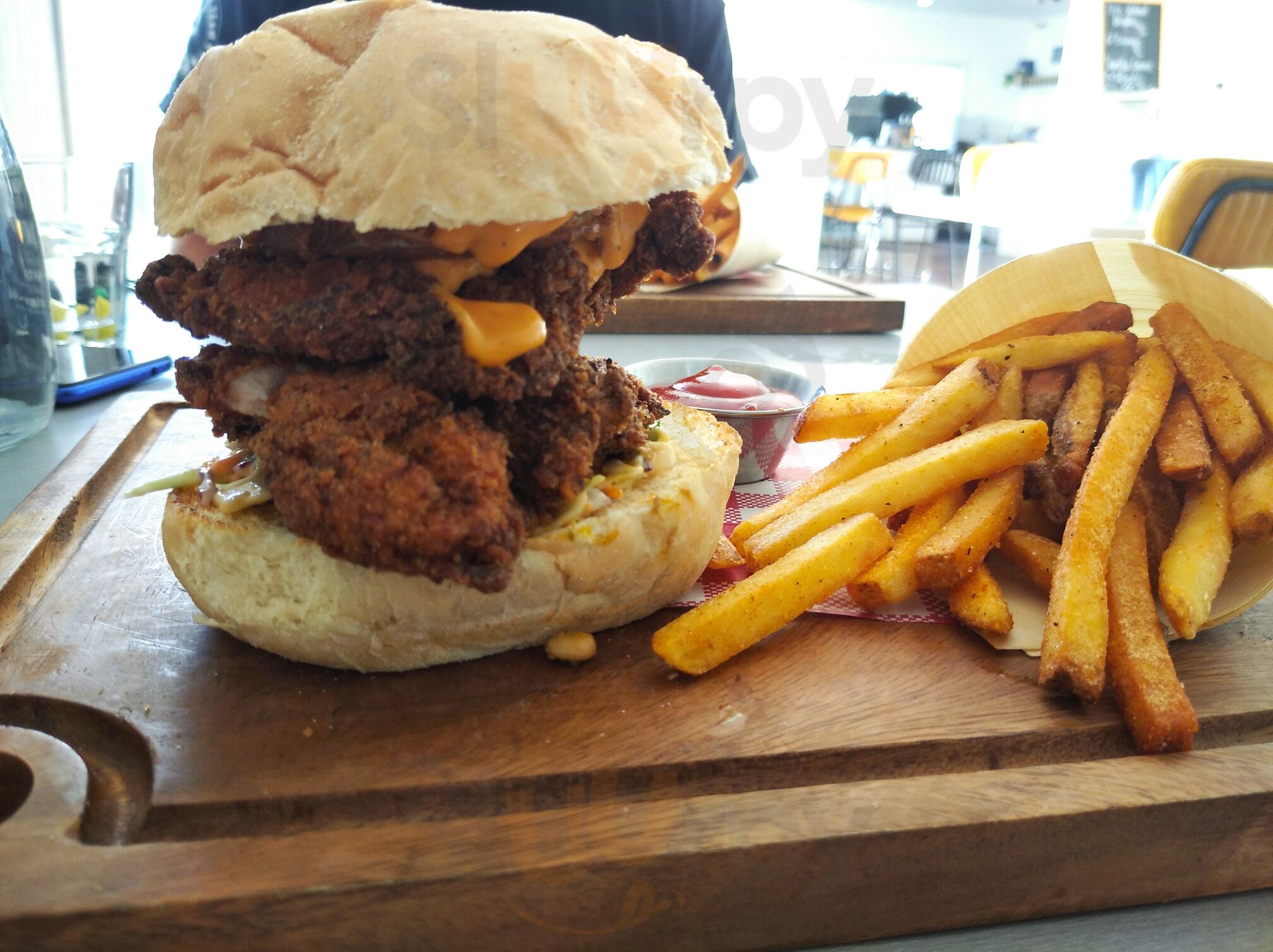 Ollies Bar & Eatery