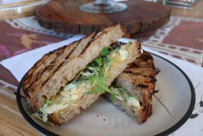 Seroja Cafe & Restaurant Indonesia