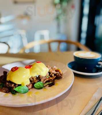 Niche Coffee + Eatery