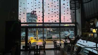 Seroja Cafe And Restaurant Indonesia