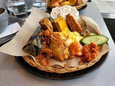 Seroja Cafe And Restaurant Indonesia