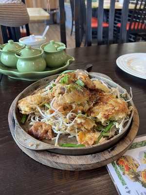 Aksorns Thai Kitchen