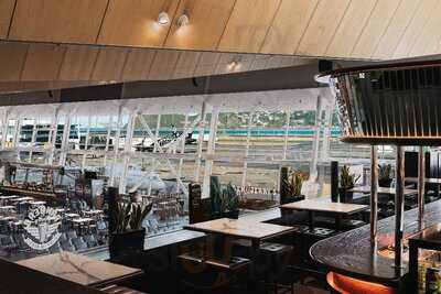 Peloton Bar & Eatery