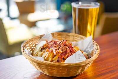 Propeller Restaurant & Bar