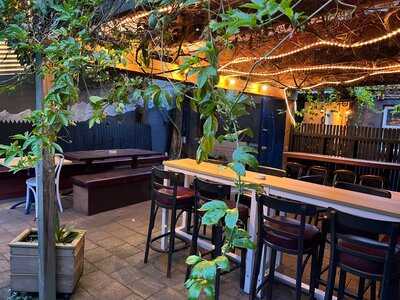 Super Casual Bar & Eatery