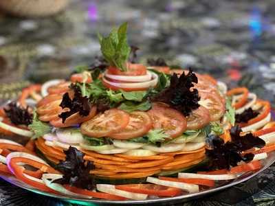 The Moon Eatery And Bar