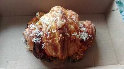 Manis Bakery And Cafe