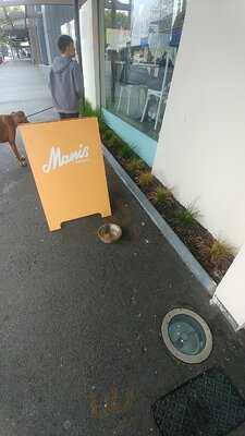 Manis Bakery And Cafe