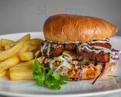 Ari's Burgers And Takeaway