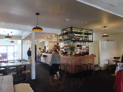 Reflections Cafe &restaurant