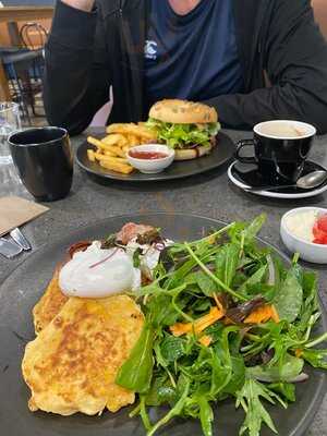 Wata Coffee & Eatery