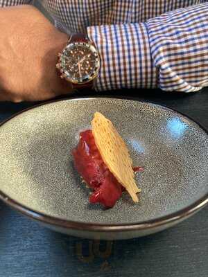 Aryeh Restaurant & Sundeck