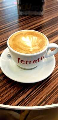 Ferretti Gelato E Caffe