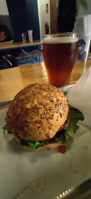 El Perico Mañoso Brewing Co.