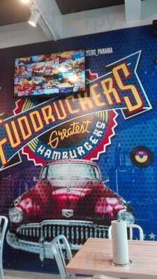 Fuddruckers Panama Streetmall