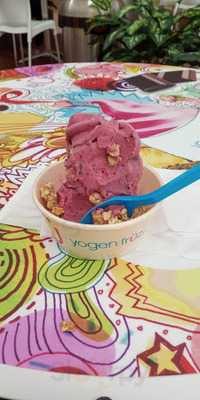 Yogen Früz Altaplaza