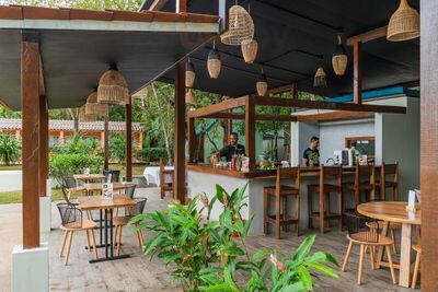 Almendro Café
