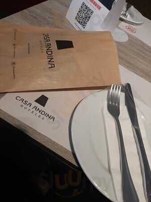 La Plaza Bar & Grill