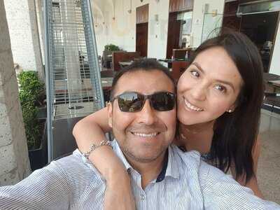 La Plaza Bar & Grill